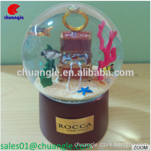 Customize Crystal Polyresin Snow Ball,OEM Glass globe Water Ball factory
